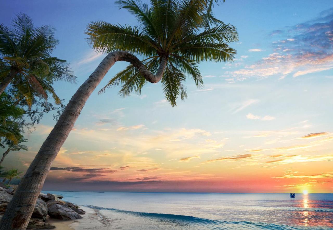 Vinpearl Resort & Spa Phu Quoc Exteriör bild Sunset at the beach