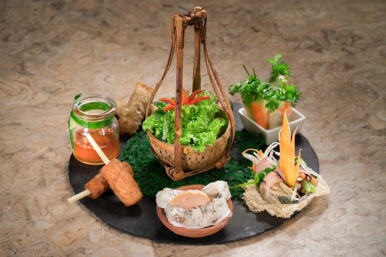 Vinpearl Resort & Spa Phu Quoc Exteriör bild A selection of Thai food