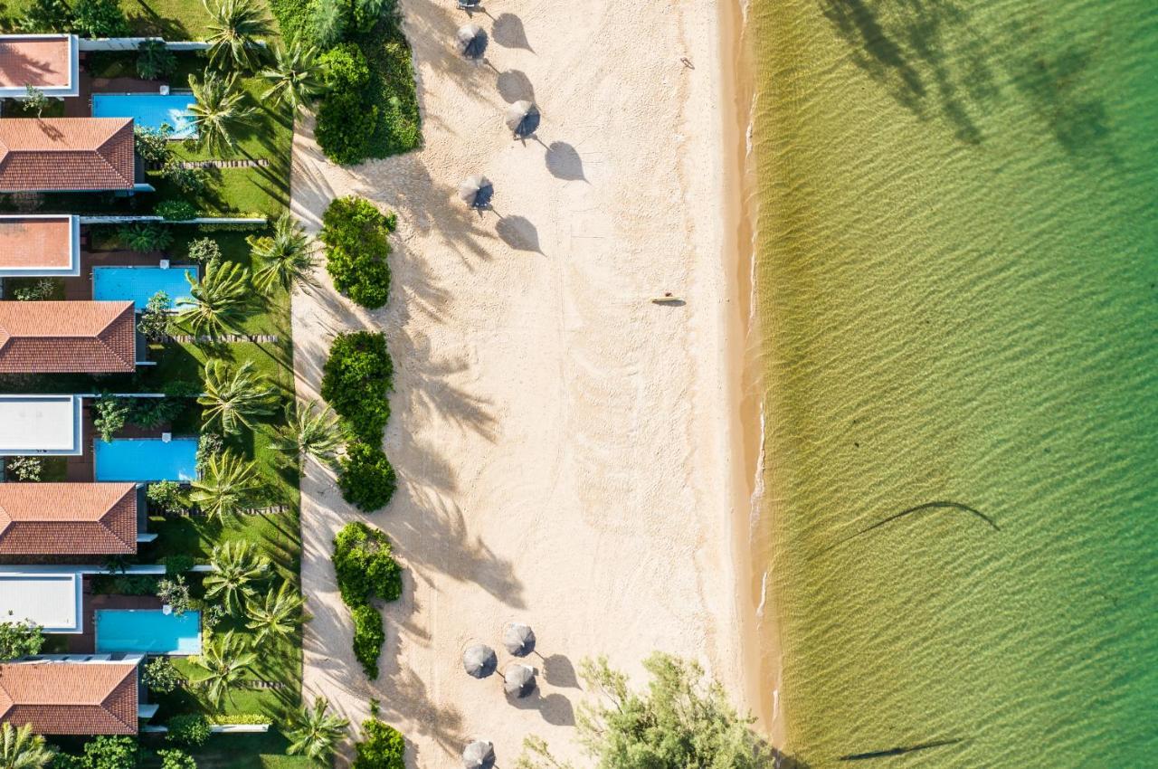 Vinpearl Resort & Spa Phu Quoc Exteriör bild Aerial view of the beach