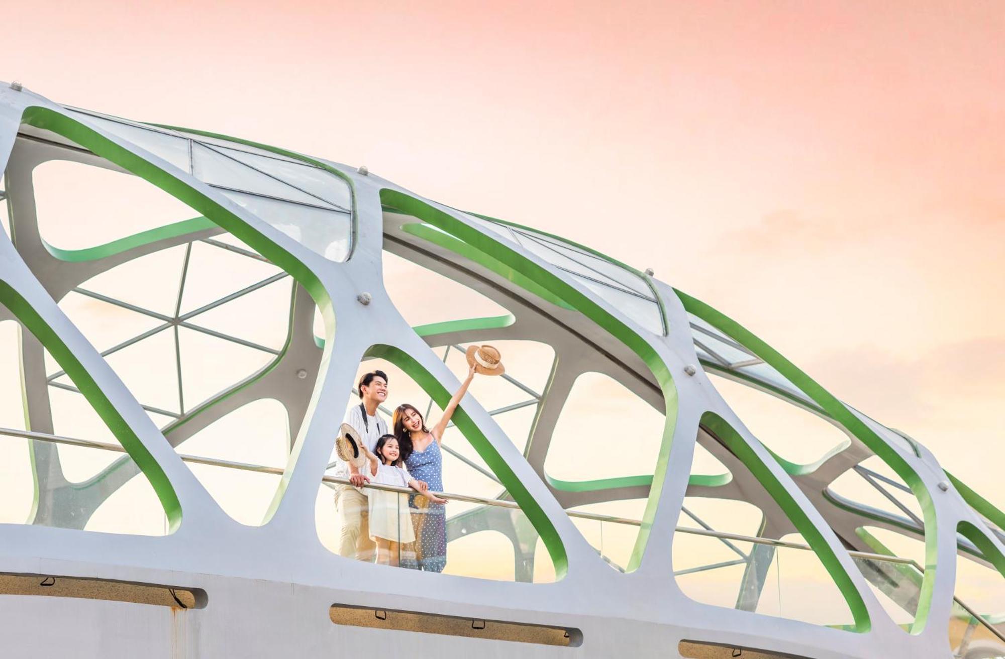 Vinpearl Resort & Spa Phu Quoc Exteriör bild The Skywalk