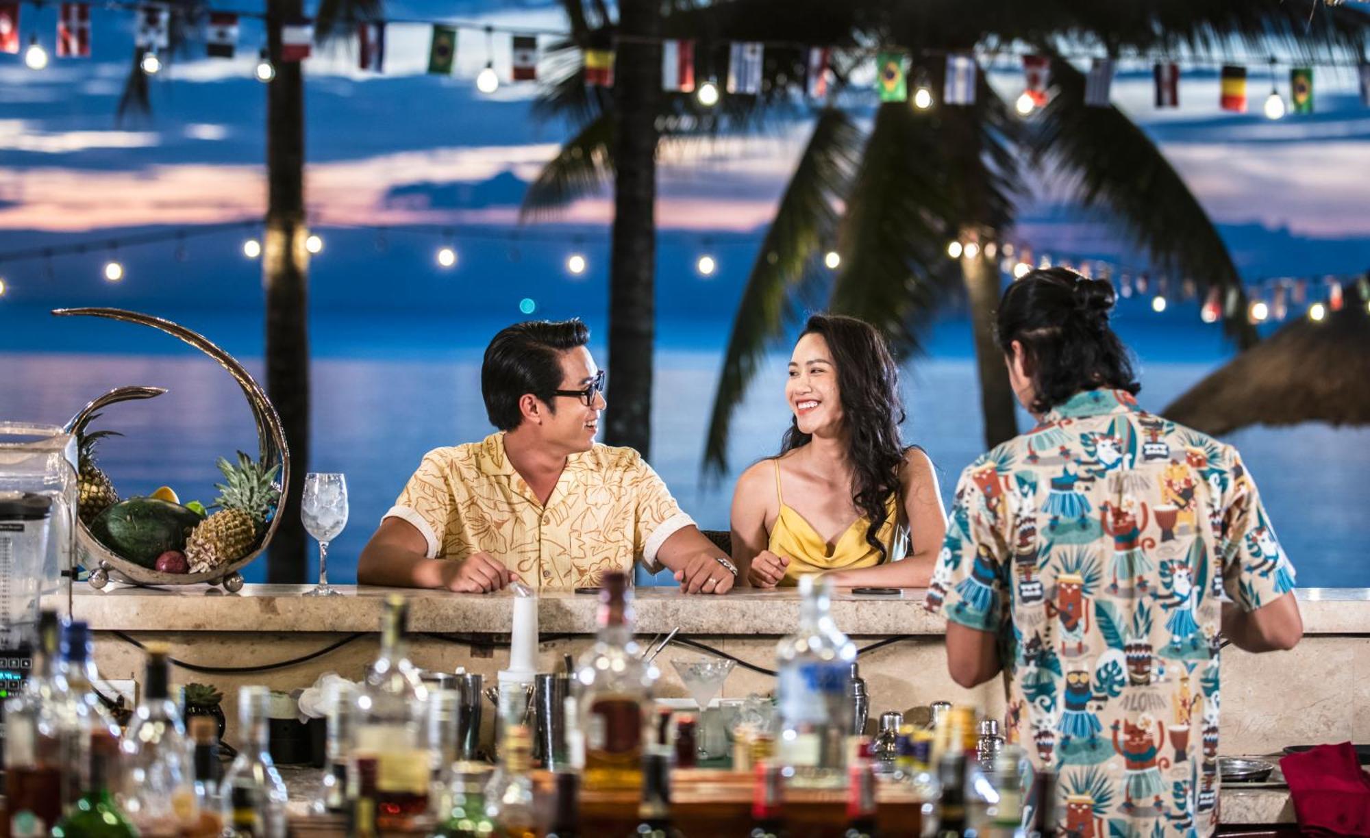Vinpearl Resort & Spa Phu Quoc Exteriör bild The Beach Bar